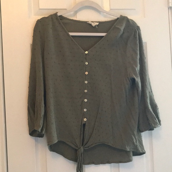 green blouse - Picture 1 of 5